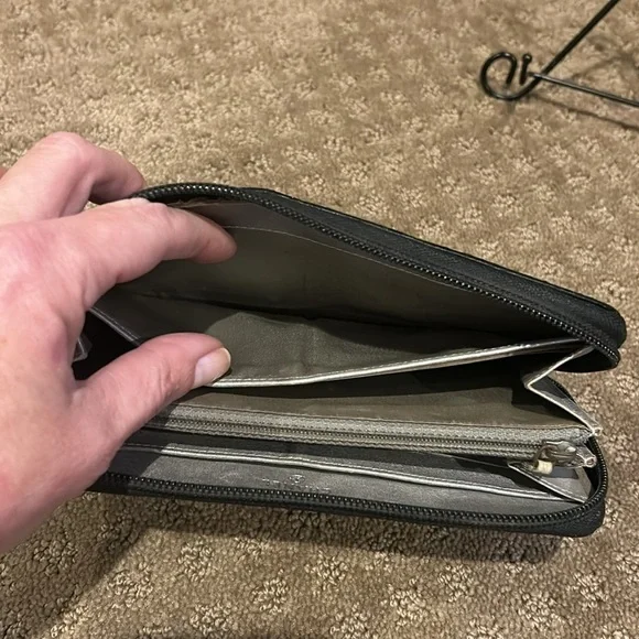 Chanel Camillia Authentic Rare Long Black Leather Zipper Wallet - Picture 10 of 16